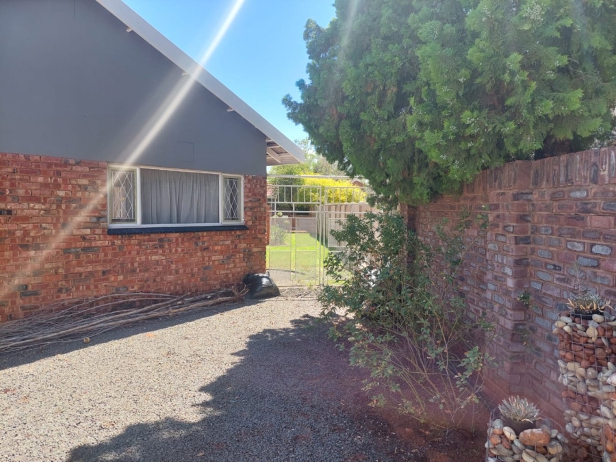 4 Bedroom Property for Sale in El Toro Park Northern Cape